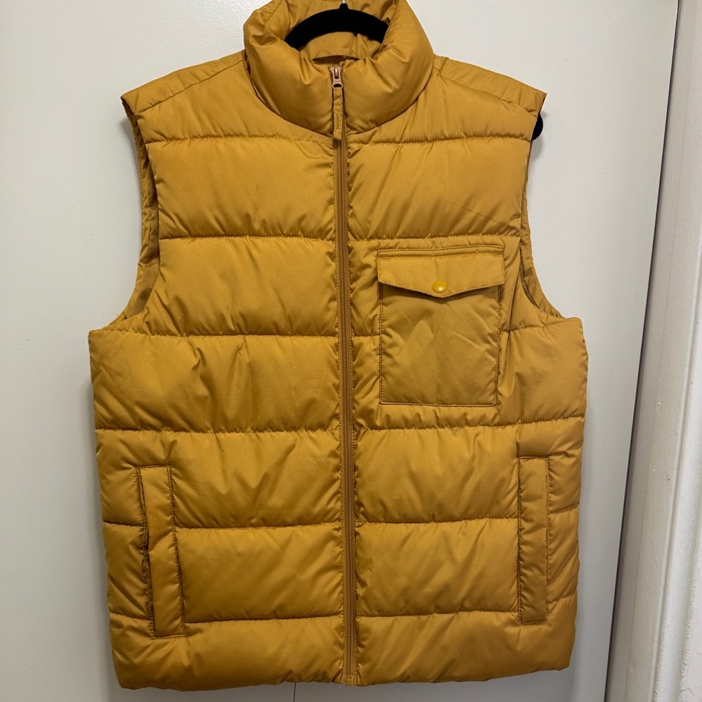 Old Navy Men's Yellow Puffer Vest